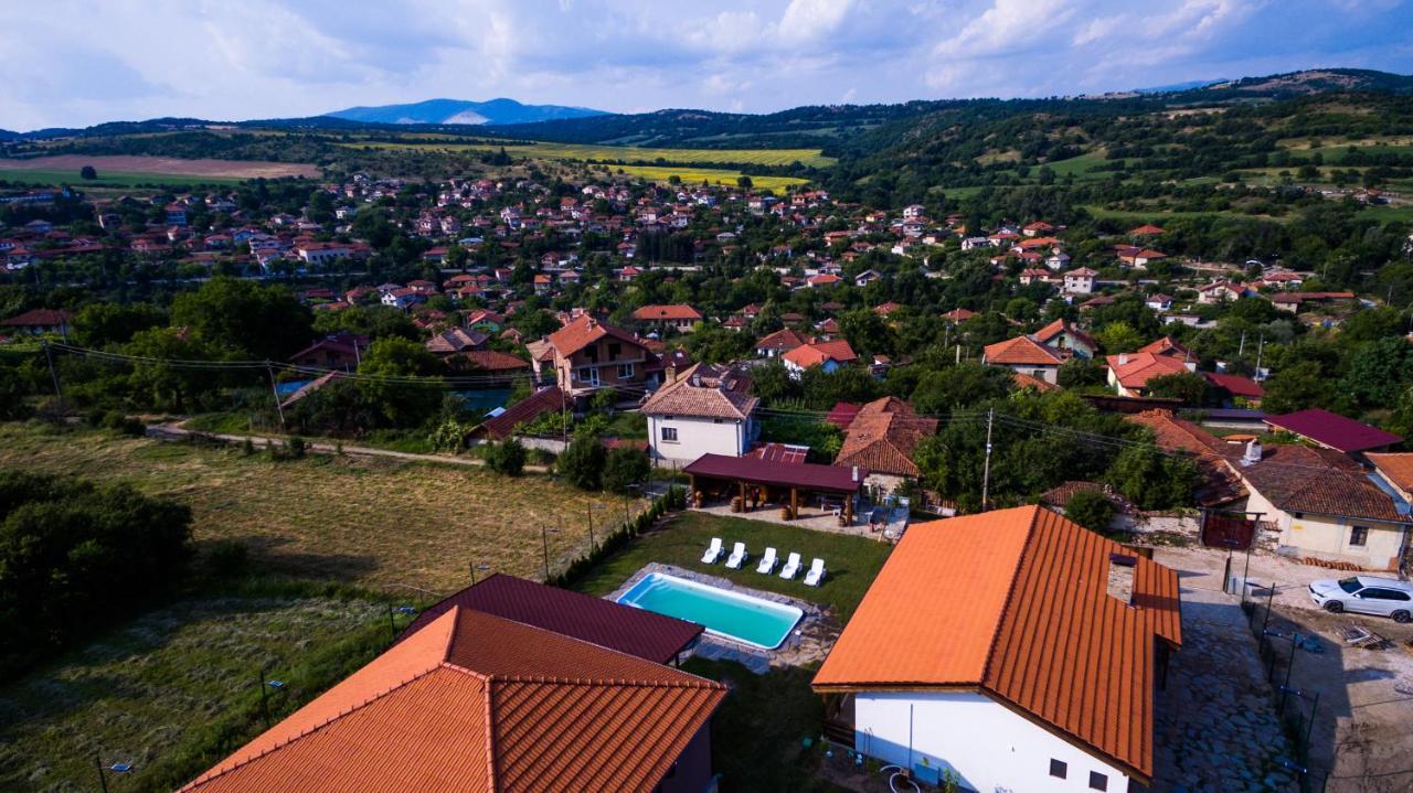 Етно Комплекс "Поп Грую Бански" Banya  Kültér fotó